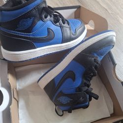 12 C Jordan 1 Mid Black / Royal Blue-white 