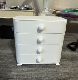 Jewelry box