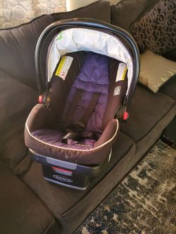 Graco baby car seat