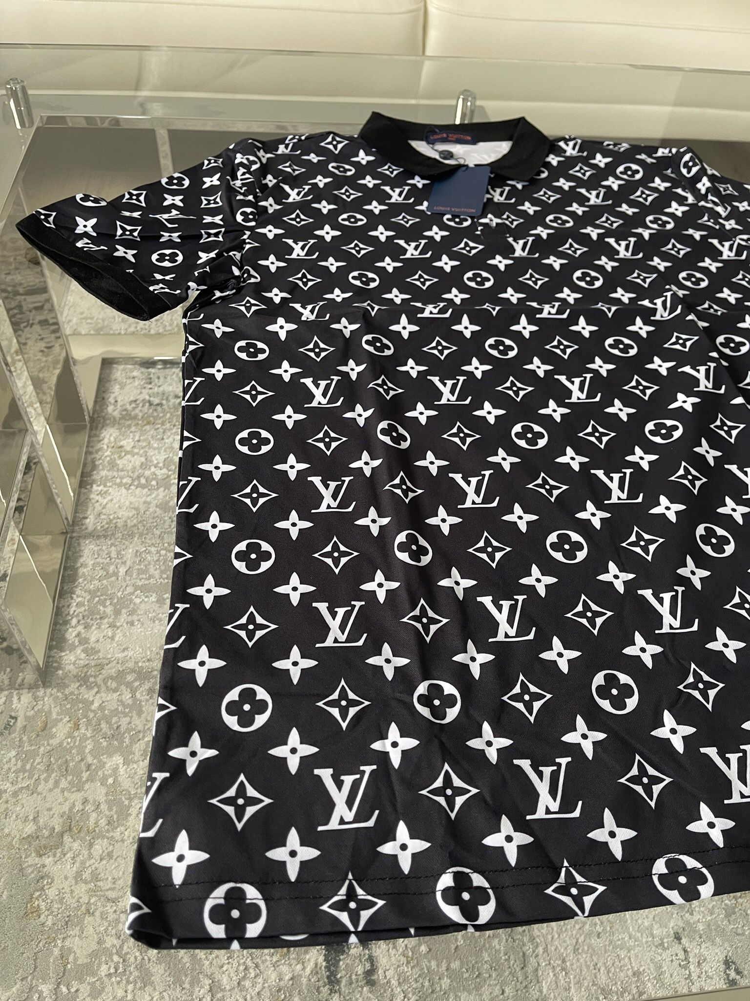 Louis Vuitton upside down LV logo pocket tee for Sale in Cupertino, CA -  OfferUp