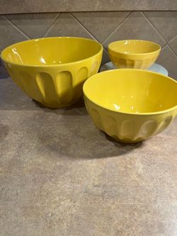 Stoneware Home Ribbed Design Set of 3 Yellow Serving Bowls