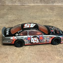Kyle Petty #45 Sprint 2001 Dodge Nascar Diecast Collectible Car Toy