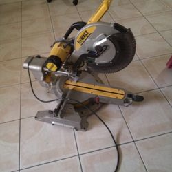 12 Inch Electric Miter Saw 