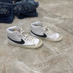 us 10 mens NIKE BLAZERS