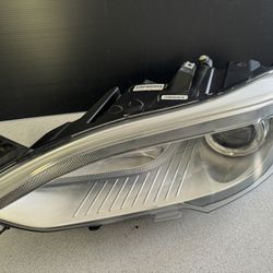 12-16 Tesla Model S Driver Side Headlight (OEM)
