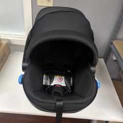 LIKE-NEW Clek Liingo Infant Car Seat With Base