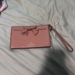Kate Shape Wristlet 