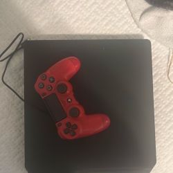 PS4 Slim 