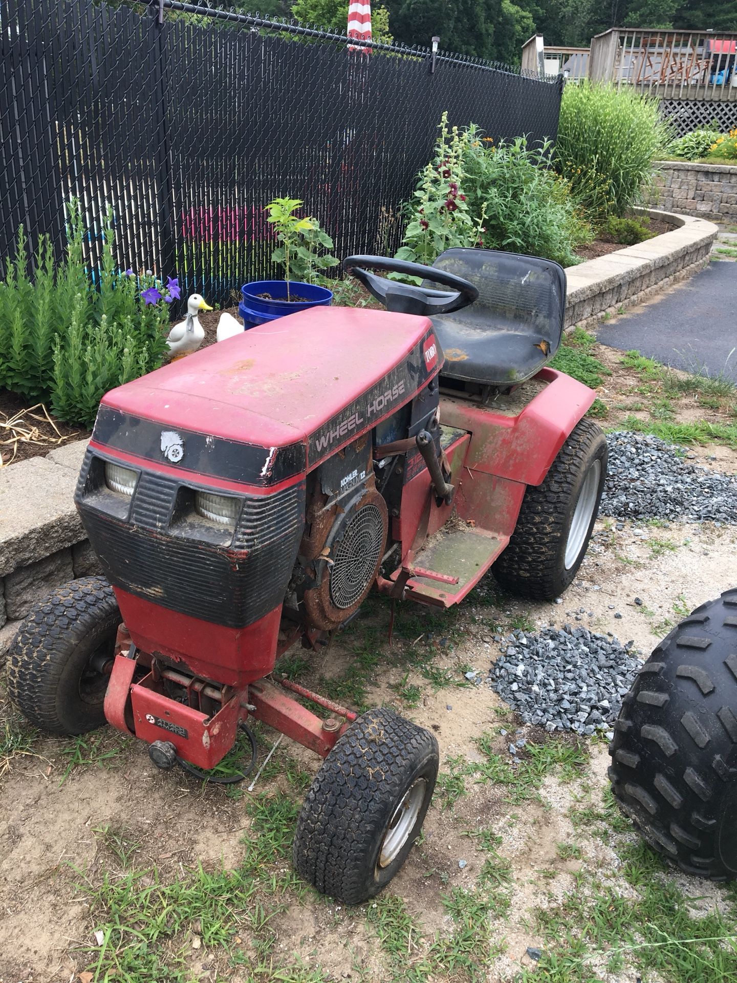 Wheel horse lawn tractor.