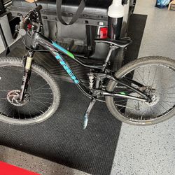 Trek Kids Mountain Bike, Fuel Ex, Quality Bike, Just Serviced (see attached service receipt).