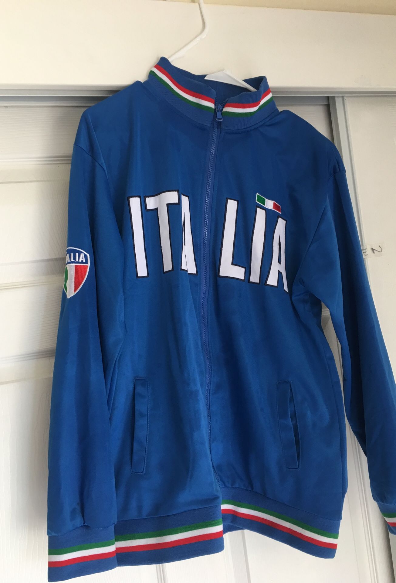 Italian football ( Soccer) team training Jacket. Size :M