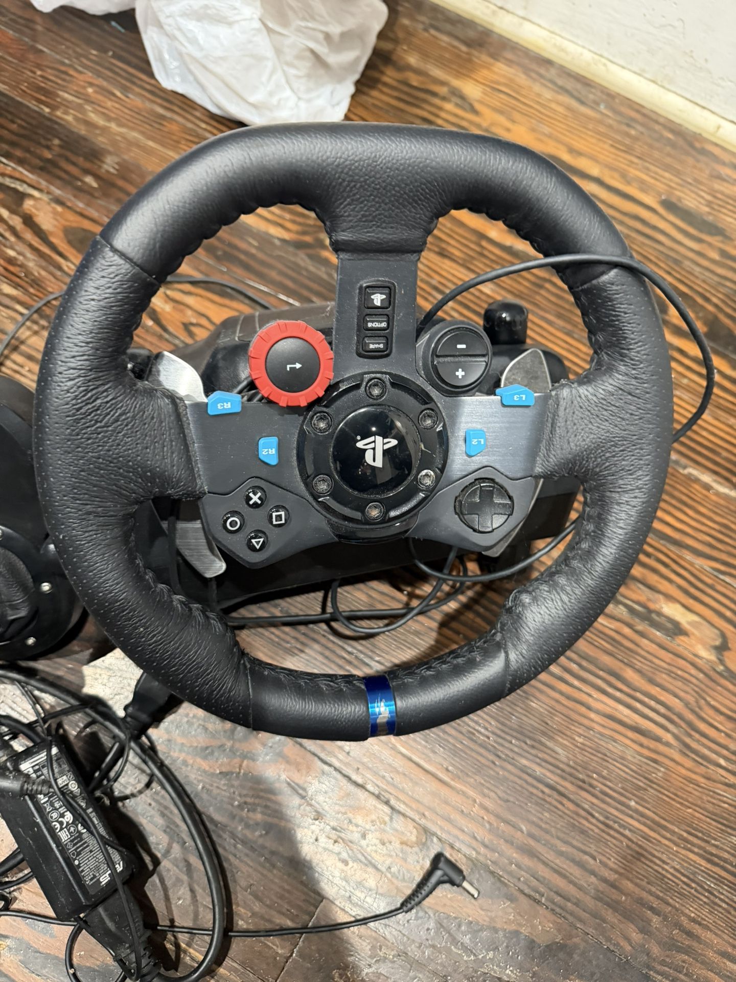Logitech G29 Driving Force Racing Wheel and Pedals for PlayStation 4/5/PC: USB