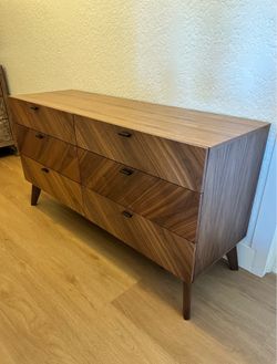 Brand New 55'' VIG Furniture 6 Drawer Dresser