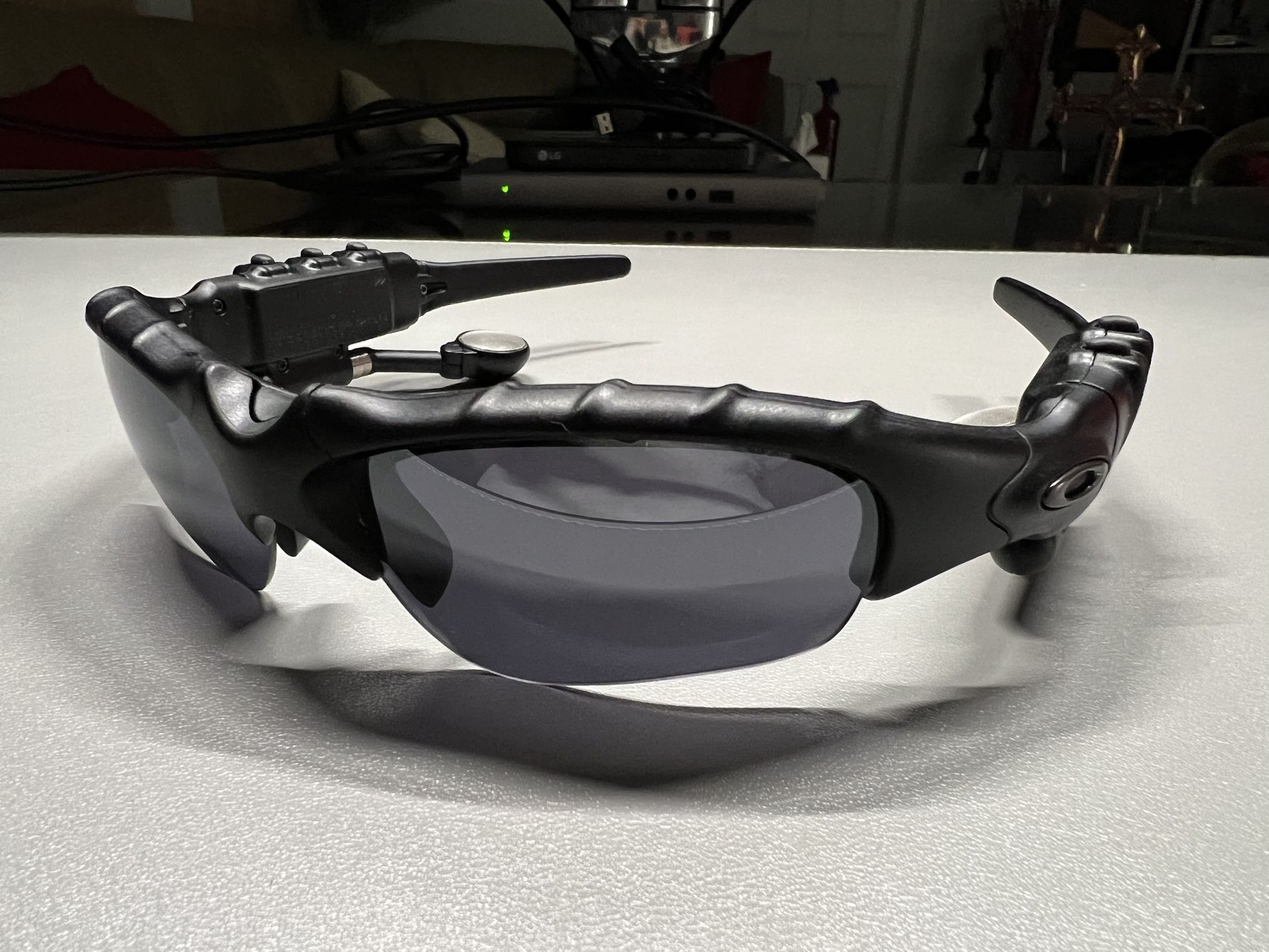 Oakley THUMP 256 - MP3 Sunglasses