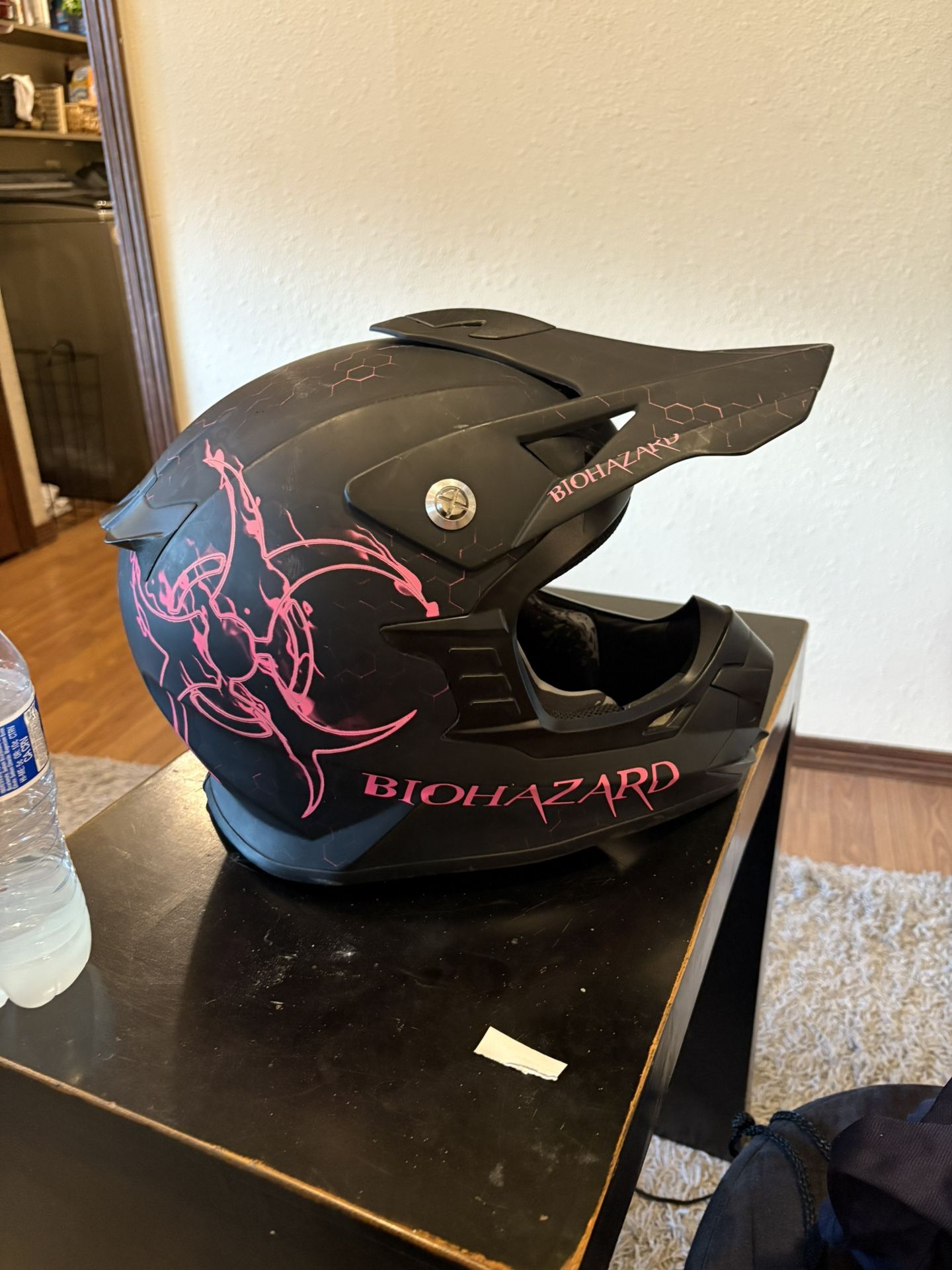 Women’s Medium Biohazard Riding Helmet 