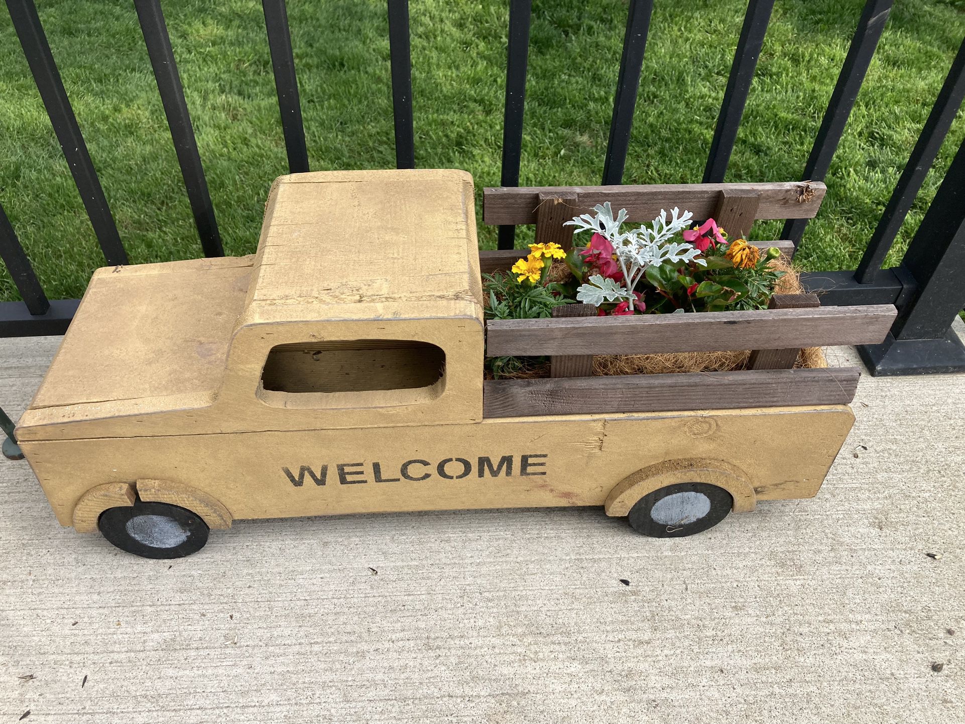 Welcome Flower Truck. Planter. Thick Heavy Wood. 33” Long. Well Made.