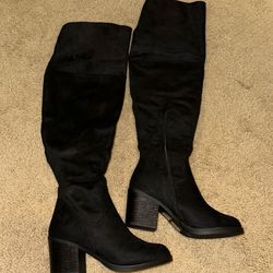 W 6.5 BRAND NEW Knee High Suede Black Heel Boots