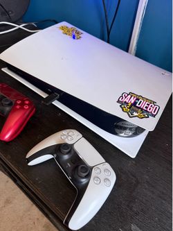 PS5 2 controllers