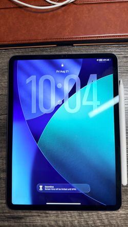 Apple iPad Pro 11-inch M1 (3rd Gen) 128GB w/ Apple Pencil 2 & Case