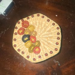 Vintage Hand-Woven Lidded Trinket Basket – Folk Art Jewelry Box