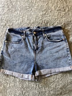 Woman’s Shorts/Skirt