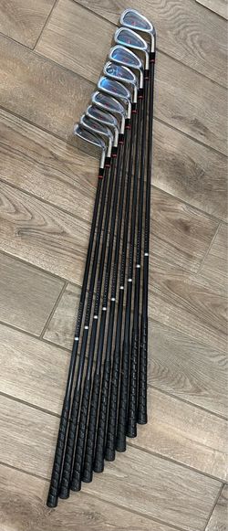 BRAND NEW Men’s R.H. Golf Clubs Iron Set - Bacardi Branded - 3,4,5,6,7,8,9,P,S
