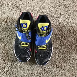 Nike Kevin Durant Basketball Shoes Size 9::gently used