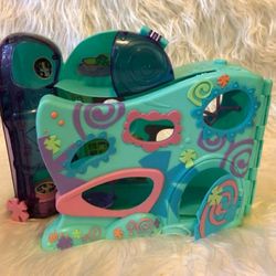 Littlest Pet Shop Play House and Pets