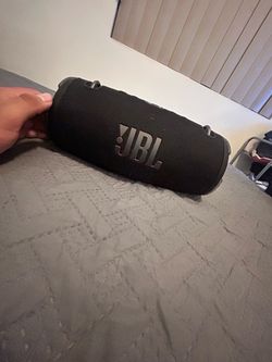 JBL  practically brand new  speaker 🔈