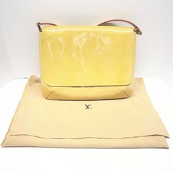 LOUIS VUITTON THOMPSON STREET YELLOW MONOGRAM VERNIS SHOULDER BAG (CMP127667)