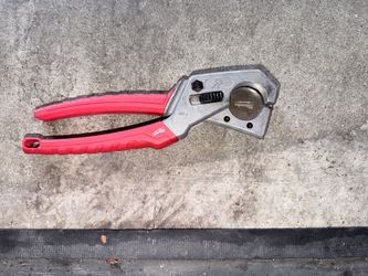 Milwaukee 2-3/8” ratcheting pipe cutter — model 48-22-4215