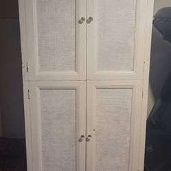 Pier 1  Armoire