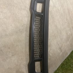 2014 - 2016 Jeep Grand Cherokee Lower Bumper Grille