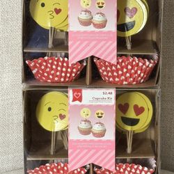 Happy Face Emojis Cupcake Picks Double-Sided Cup Cake Kit 40 Toppers Liners NEW