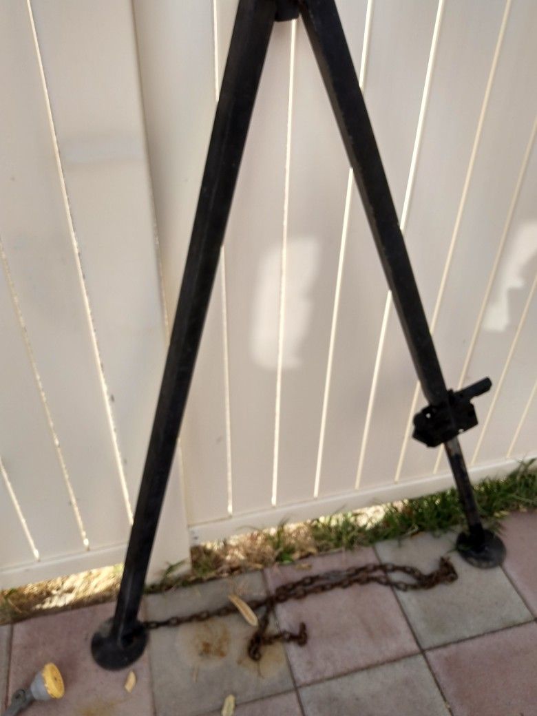 Fifth Wheel Stabilizer