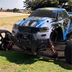 Brand new N Sealed  Extremely Big LAEGENDARY 1:10 Scale 4x4 Off-Road RC Truck - Hobby Grade Brushed Motor Truck