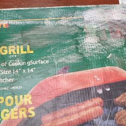 Portable Tabletop NIB BBQ 