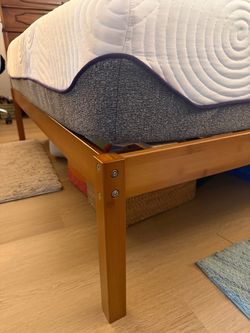 Queen size Modern Slatted Frame (no mattress)