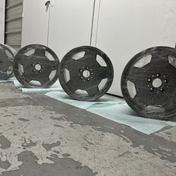 Mercedes AMG Wheel Set