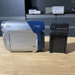 Canon ZR800 MiniDV Camcorder Camera