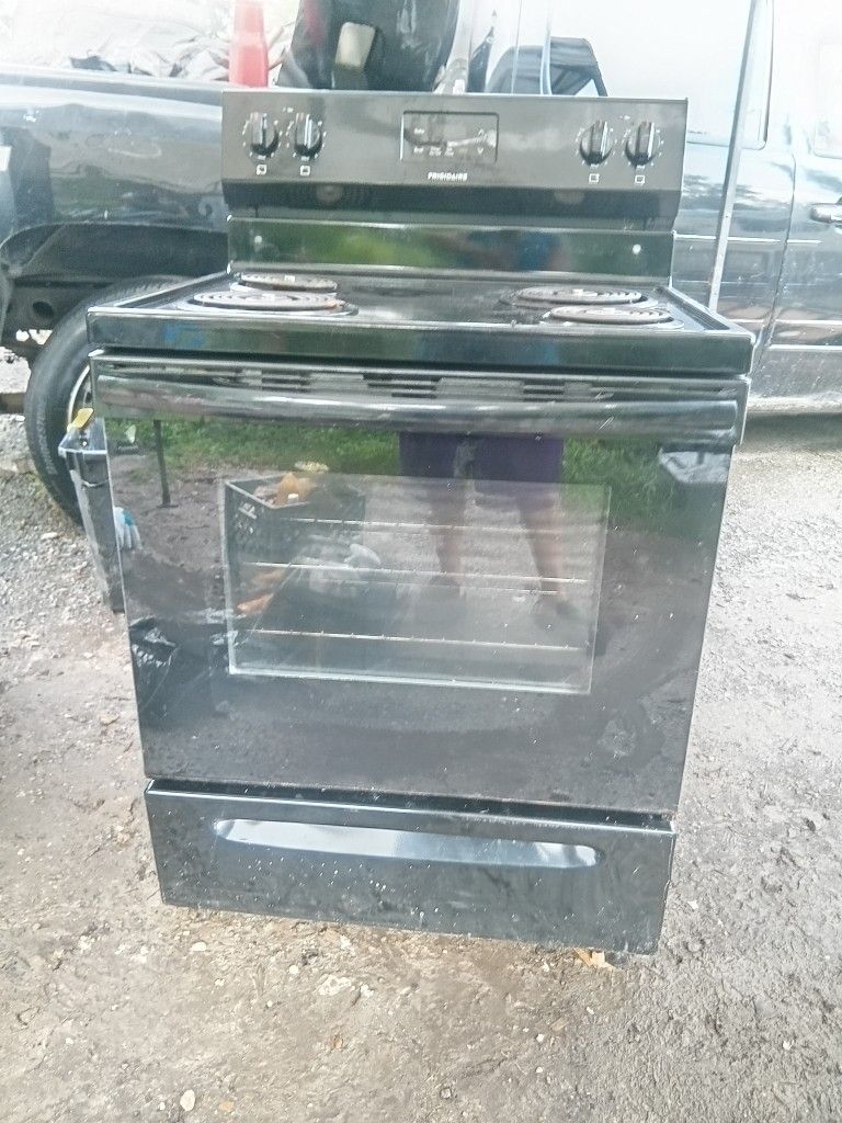Frigidaire Stove
