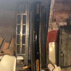 GMC Chevy S10 Bumper Grille Original Oem 