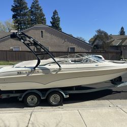1997 LXI 226 I/0 Larson 