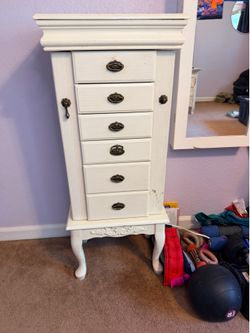 Jewelry box armoire