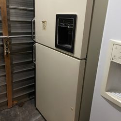 Refrigerator Works Great