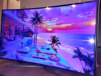 70" Samsung Curved smart tv 4k great condition.  Great quality pic no scratch come with remote no scratch