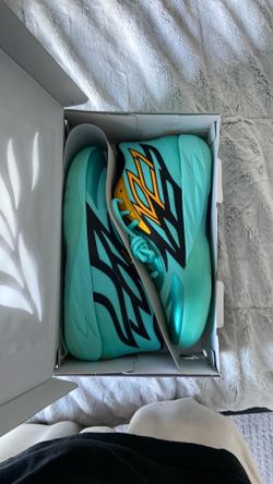 MB.02 Lamelo Ball basketball shoes