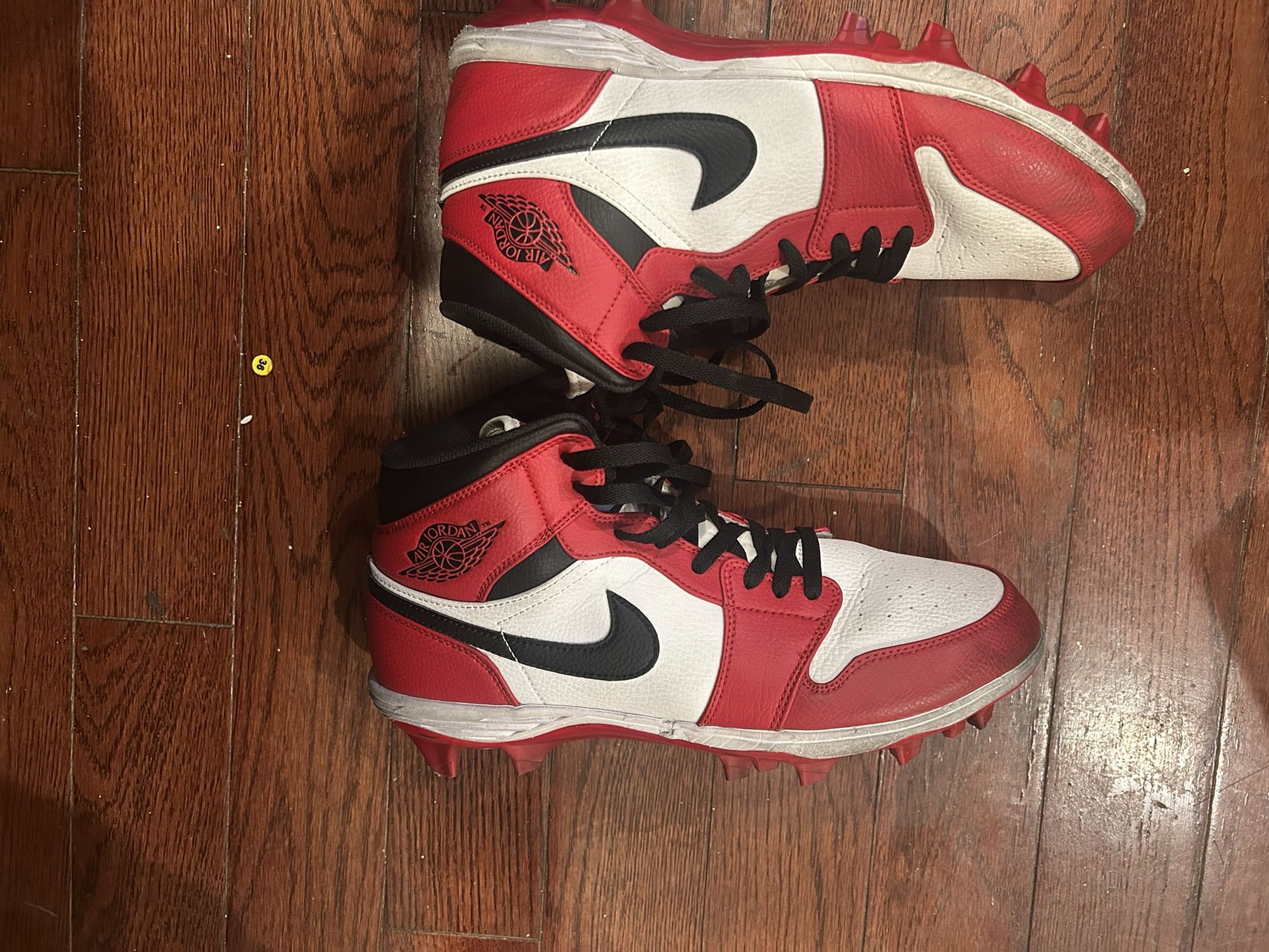 Air Jordan 1 Mid Chicago Red Football Cleats, Size 11