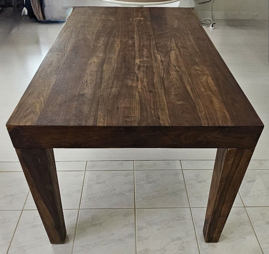West Elm Furniture Dining Desk Table Dinner
Located near Beach Blvd and Kernan. From non smoking pet free home. Legs are removeable for easy transpor
