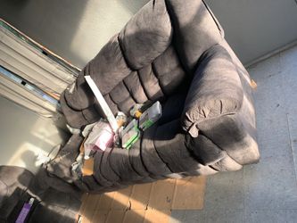 Recliner sofas